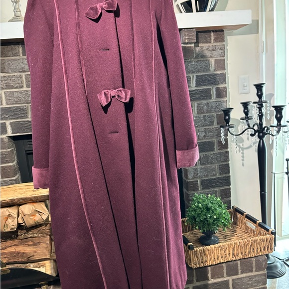 Rothschild Deep Burgundy Coat - Picture 5 of 10